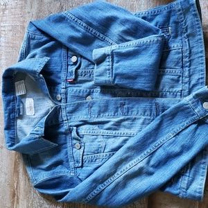 🌟 Host Pick 🌟 LEVI STRAUSS Denim Jacket Trucker Jacket SZ. M. EUC Gold Label